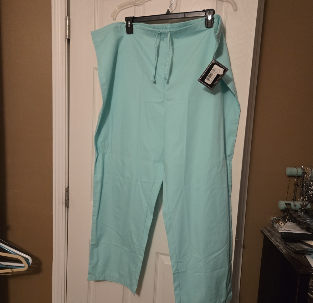 Relaxed Drawstring Women's Scrub Pants in Mint